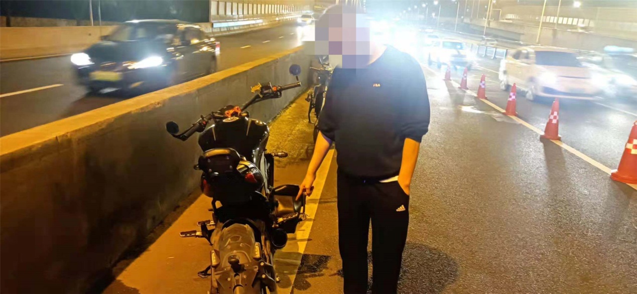 加大力度！成都交警继续查处噪音扰民