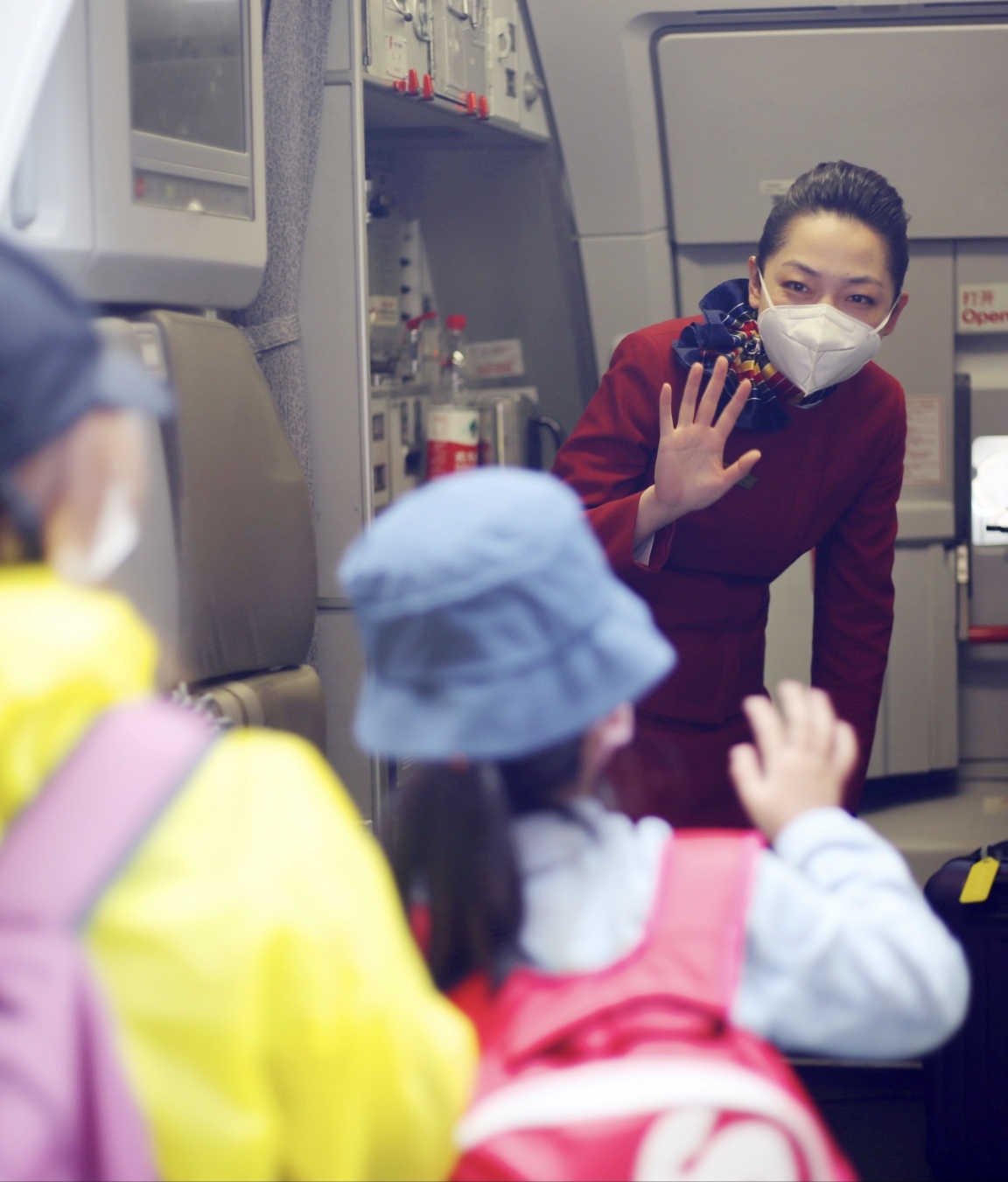 天府、双流机场增投客座9.3万个 国航加飞772班迎成都民航春运