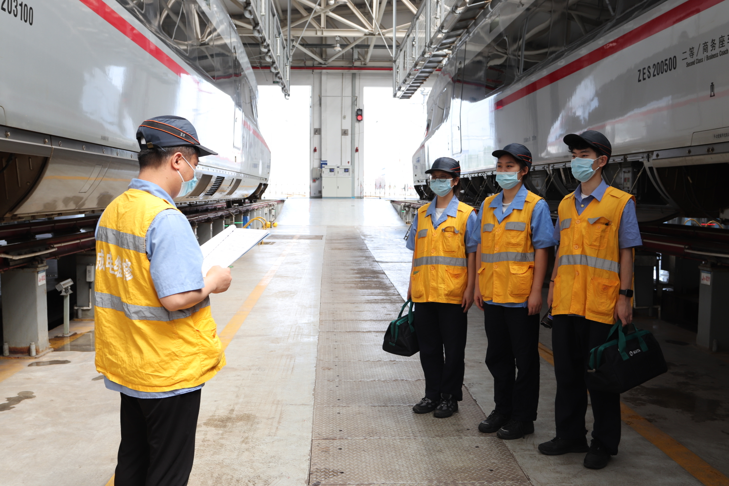 CDTV5 | 精检细修“复兴号”  跑出青春“加速度”